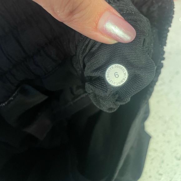 Lululemon Hotty Hot Short 4” - Picture 10 of 14